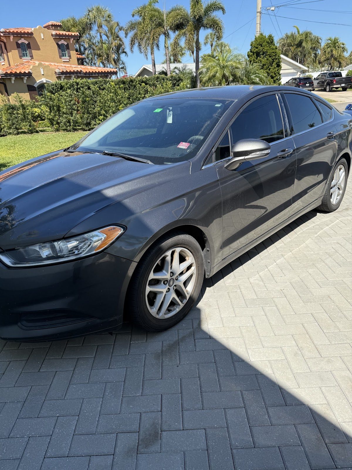Roadside battery and tire service for a Ford in Pinellas County, FL